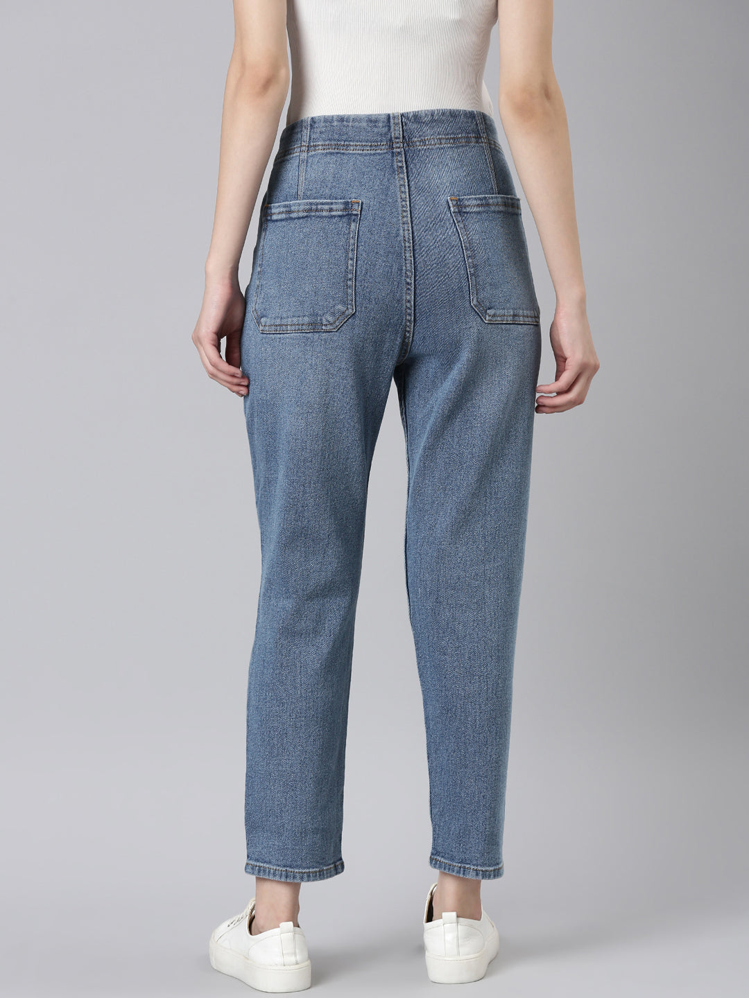 Women's Blue Light Fade Mom Fit High-Raise Denim Jeans