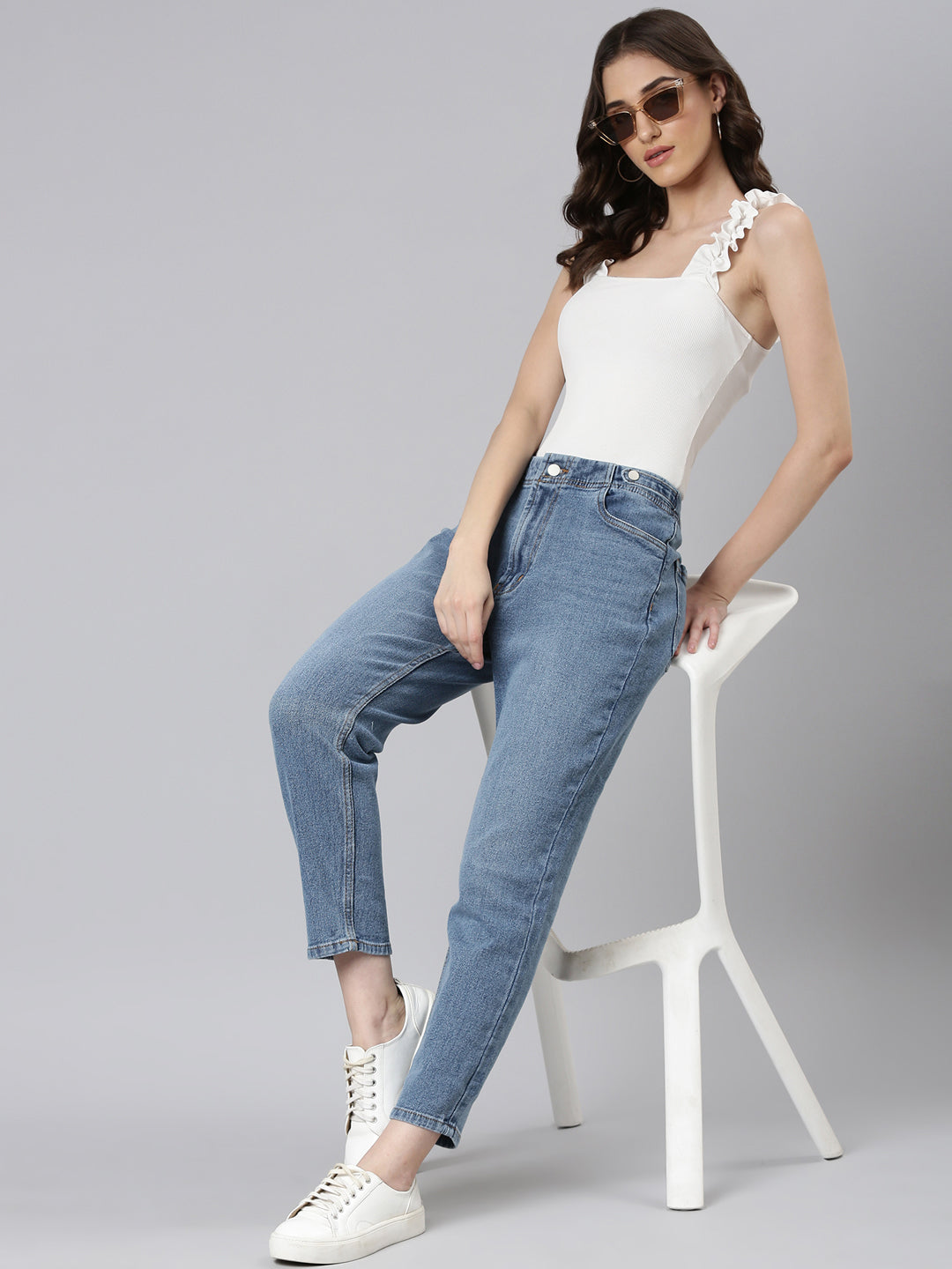 Women's Blue Light Fade Mom Fit High-Raise Denim Jeans