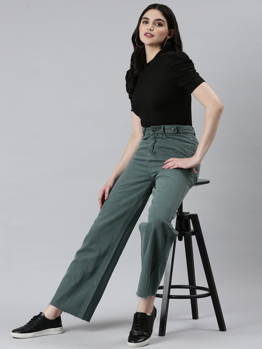Women's Green Straight Fit Frayed Denim Jeans